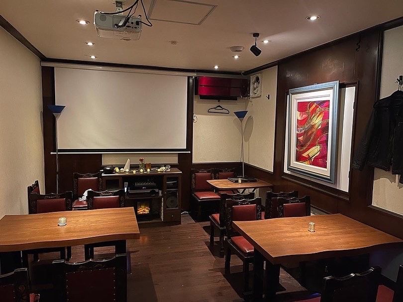 春日部の当バーはシューティングができます